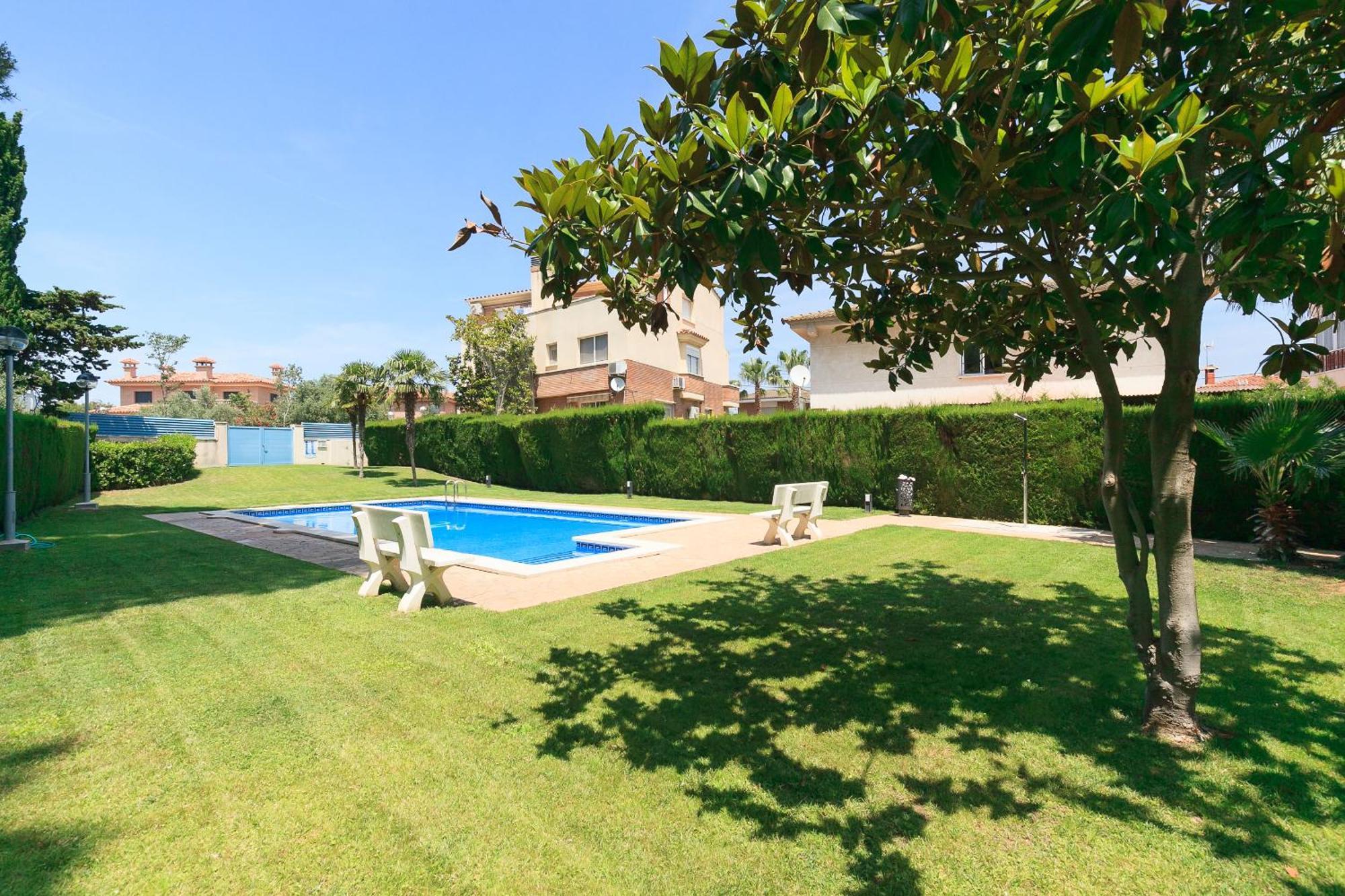 Uhc Els Pins Apartments Salou Dış mekan fotoğraf