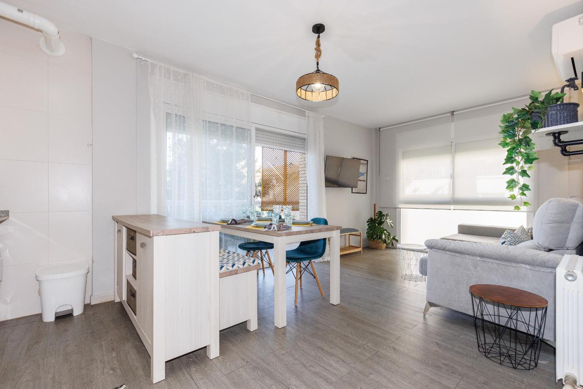 Uhc Els Pins Apartments Salou Oda fotoğraf